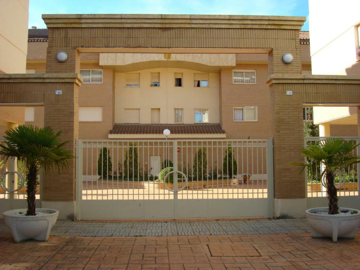 Alameda Del Tormes Apartment Санта Марта де Тормес Екстериор снимка