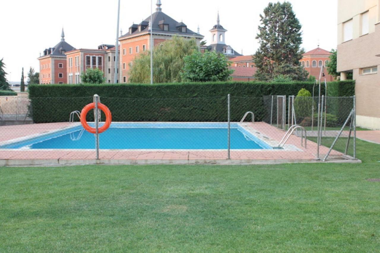 Alameda Del Tormes Apartment Санта Марта де Тормес Екстериор снимка