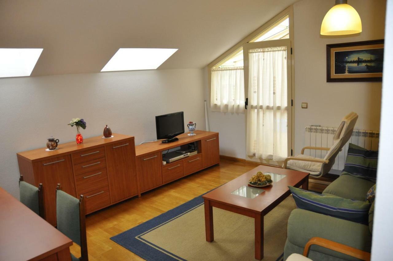 Alameda Del Tormes Apartment Санта Марта де Тормес Екстериор снимка