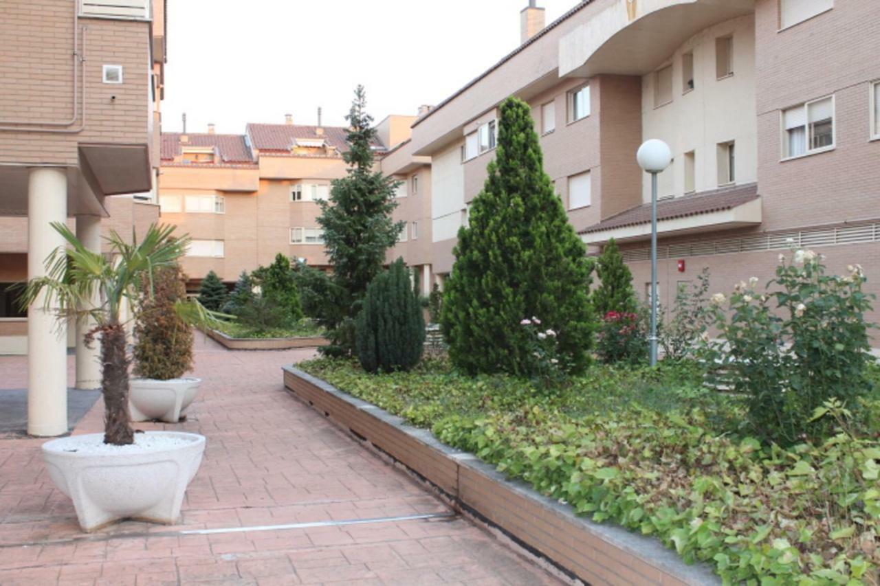 Alameda Del Tormes Apartment Санта Марта де Тормес Екстериор снимка