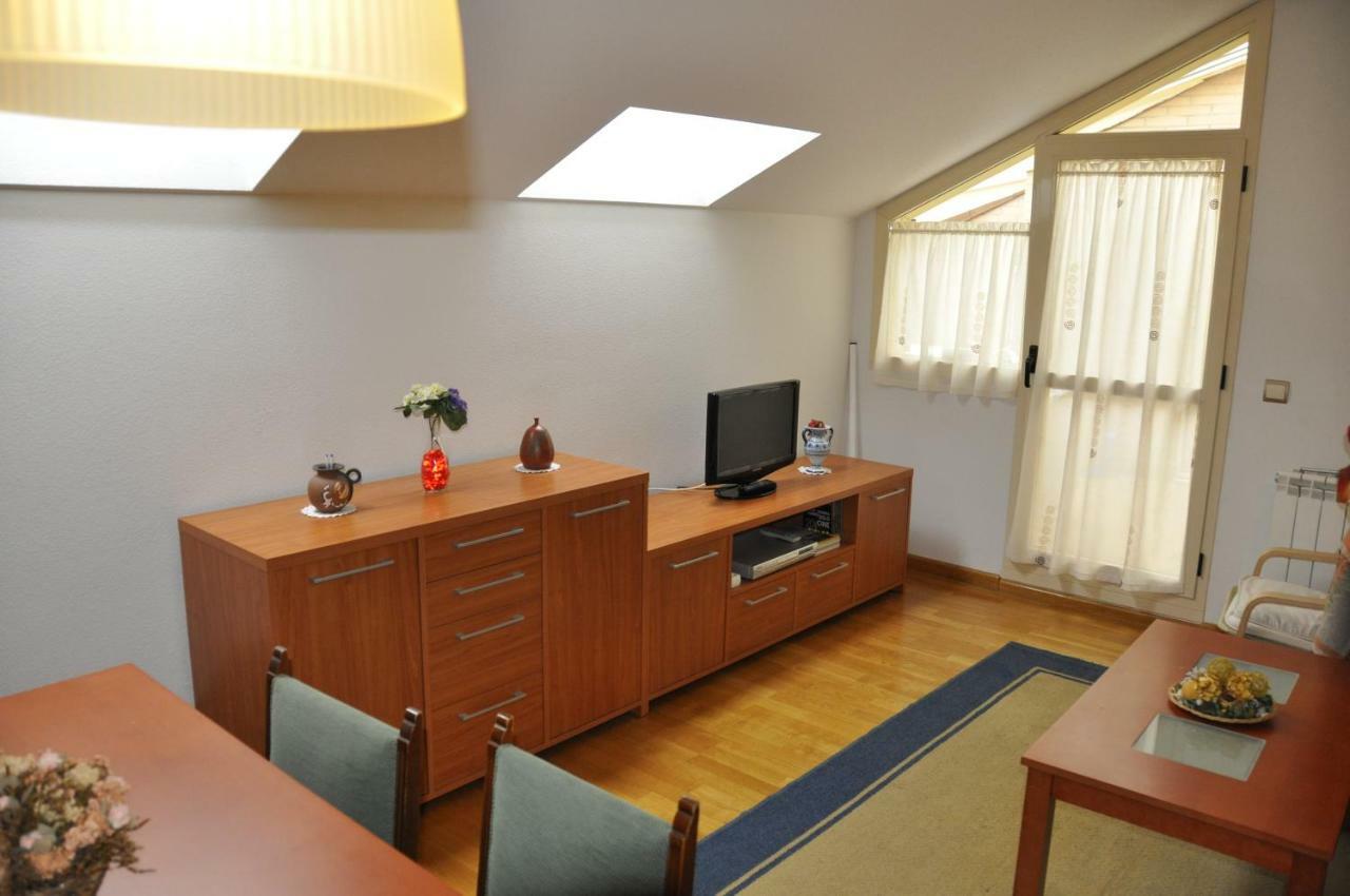 Alameda Del Tormes Apartment Санта Марта де Тормес Екстериор снимка